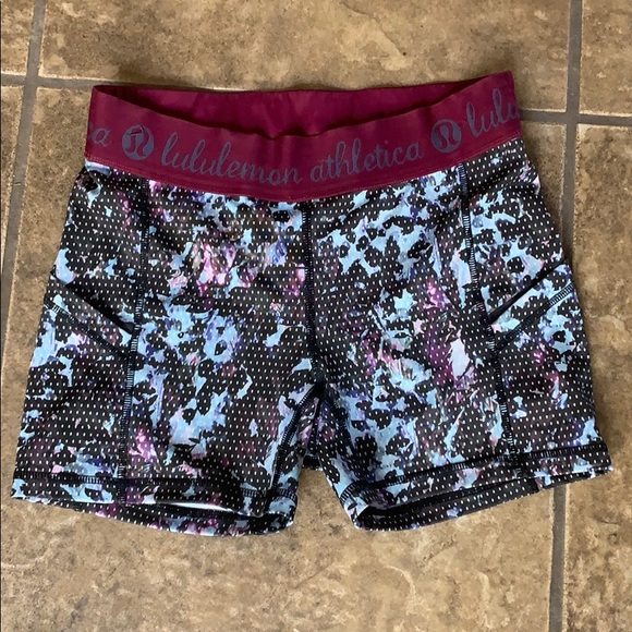 Lululemon Compression Shorts With Pockets - Picture 2 of 6